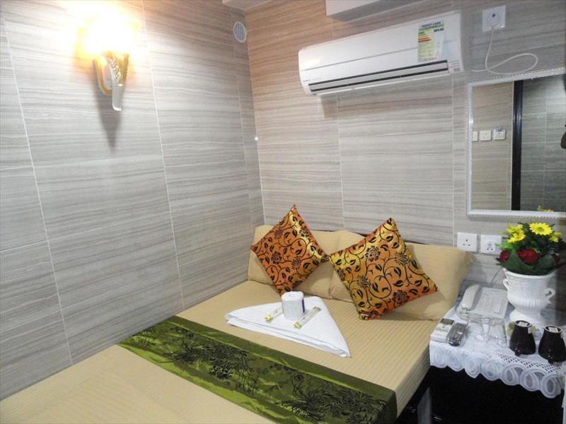 Day And Night Hostel Block D 10Th Floor Hong Kong Exterior photo