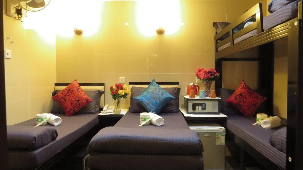 Day And Night Hostel Block D 10Th Floor Hong Kong Exterior photo